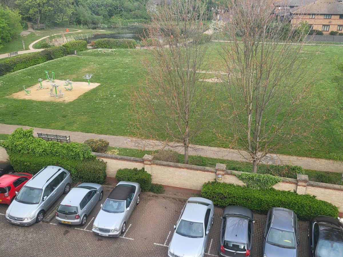 Spacious Neat Penthouse Apartment With Great View In Londra Dış mekan fotoğraf